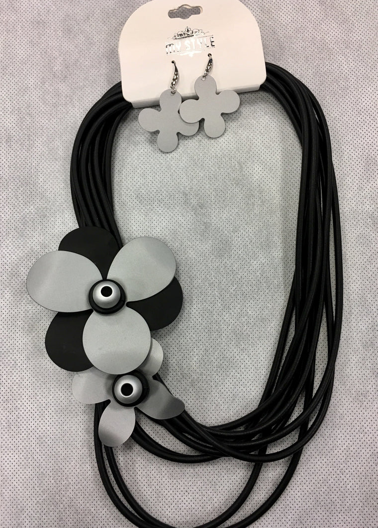Grey Flower Rope Necklace